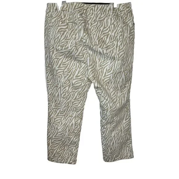 Chicos Platinum Denim Zebra Print Tan White Womens Size 2.5 /14US Ankle Jeans - Picture 4 of 12